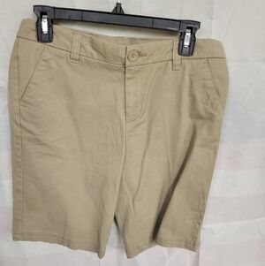 BCG Size 4 Khaki Shorts 13" inseam 16" Waist